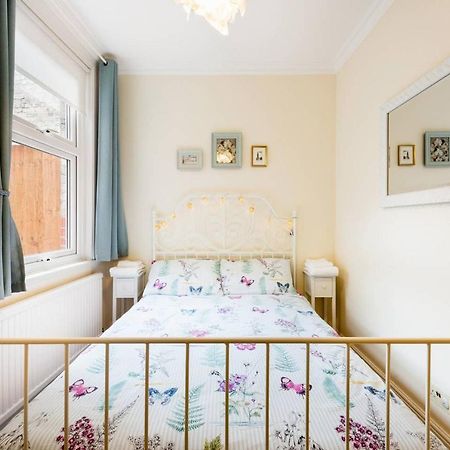 Bikki Apartments - 2 Bedroom Harrow Exterior photo