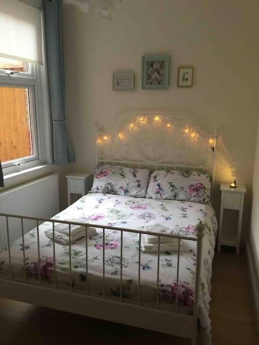 Bikki Apartments - 2 Bedroom Harrow Exterior photo